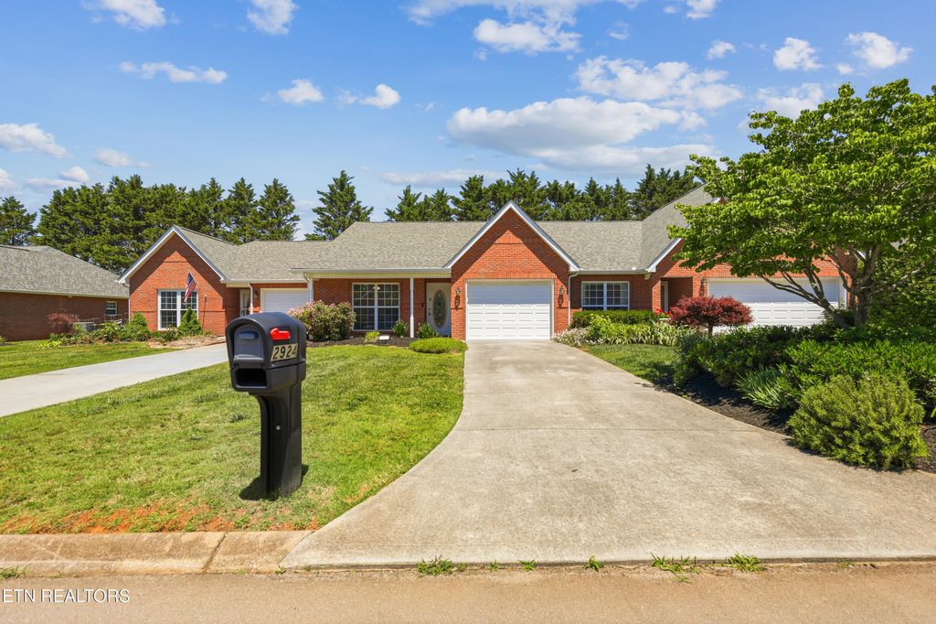 Photo of 2924 Dominion Drive, Maryville, TN 37803 (MLS # 1341013)