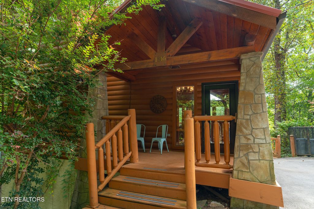 Photo of 1316 Pine Tr, Sevierville, TN 37876 (MLS # 1316698)
