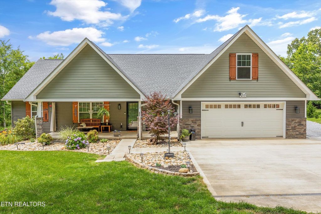 Photo of 3033 Lazy River Lane, Sevierville, TN 37876 (MLS # 1315298)