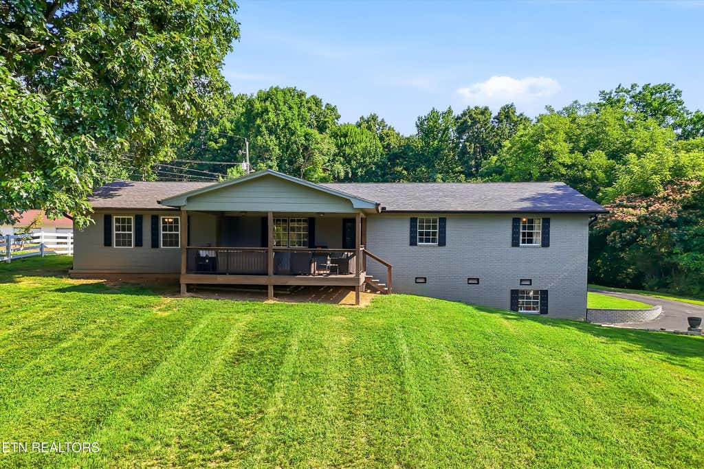 Photo of 379 Wells Rd, Powell, TN 37849 (MLS # 1344574)