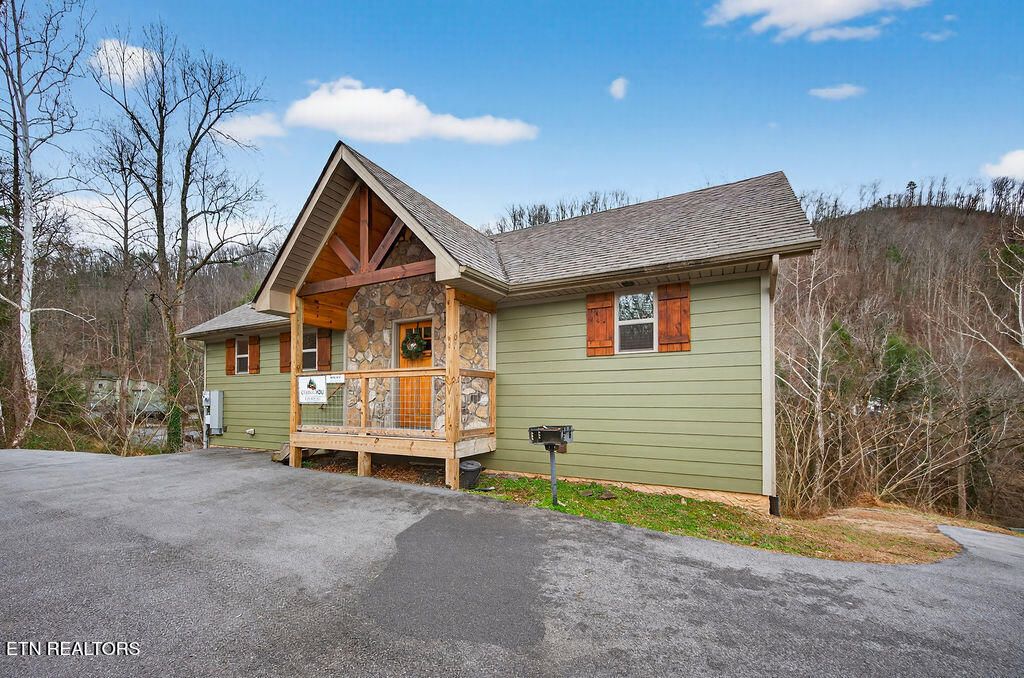 Photo of 307 Sterling Drive, Gatlinburg, TN 37738 (MLS # 1325452)