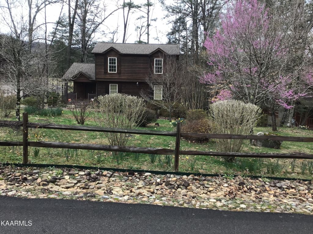 Photo of 135 Lakeside Trace Trce, Townsend, TN 37882 (MLS # 1218326)