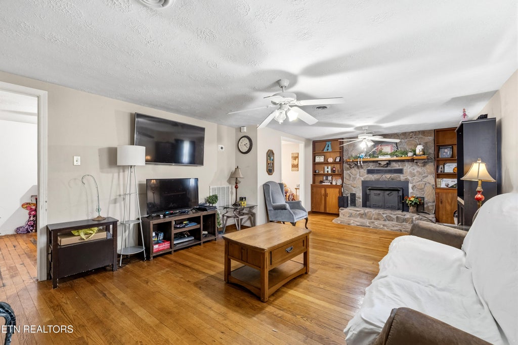 Photo of 7928 Greenwell Rd, Knoxville, TN 37938 (MLS # 1344700)
