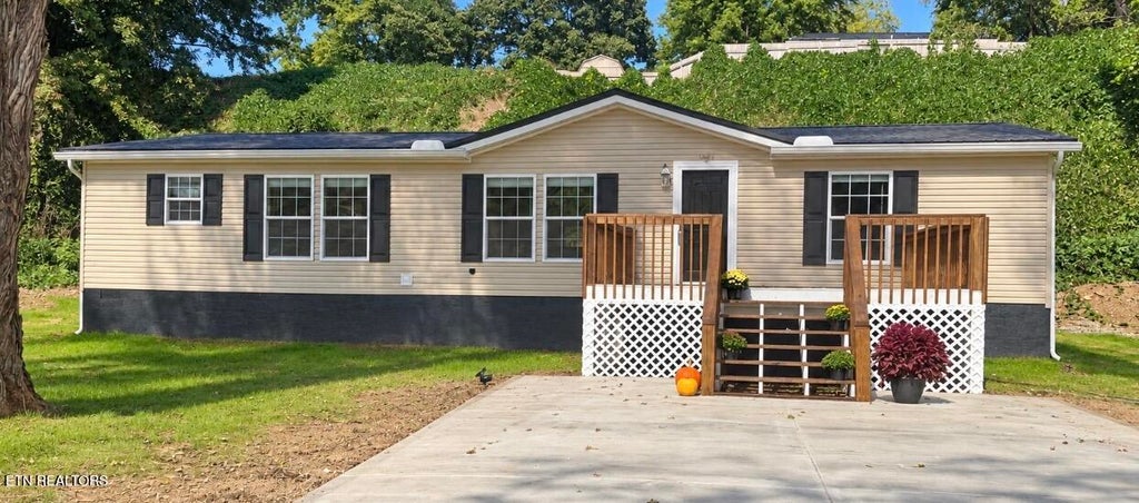 Photo of 134 Hollow Lane, Caryville, TN 37714 (MLS # 1357912)
