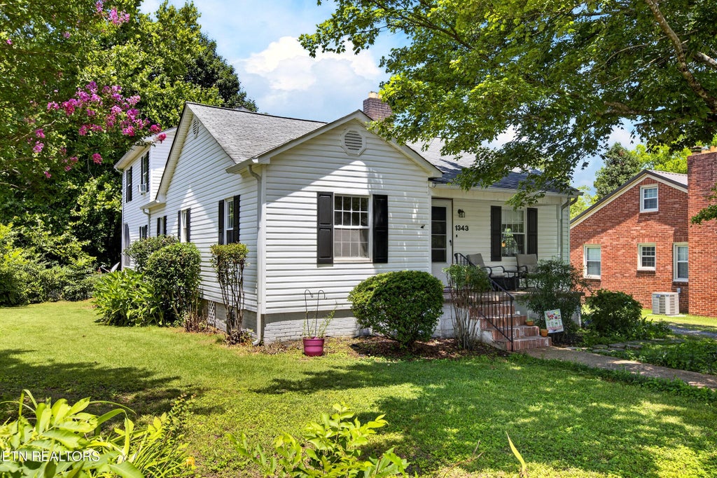 Photo of 1343 NW Brown Ave, Cleveland, TN 37311 (MLS # 1347999)