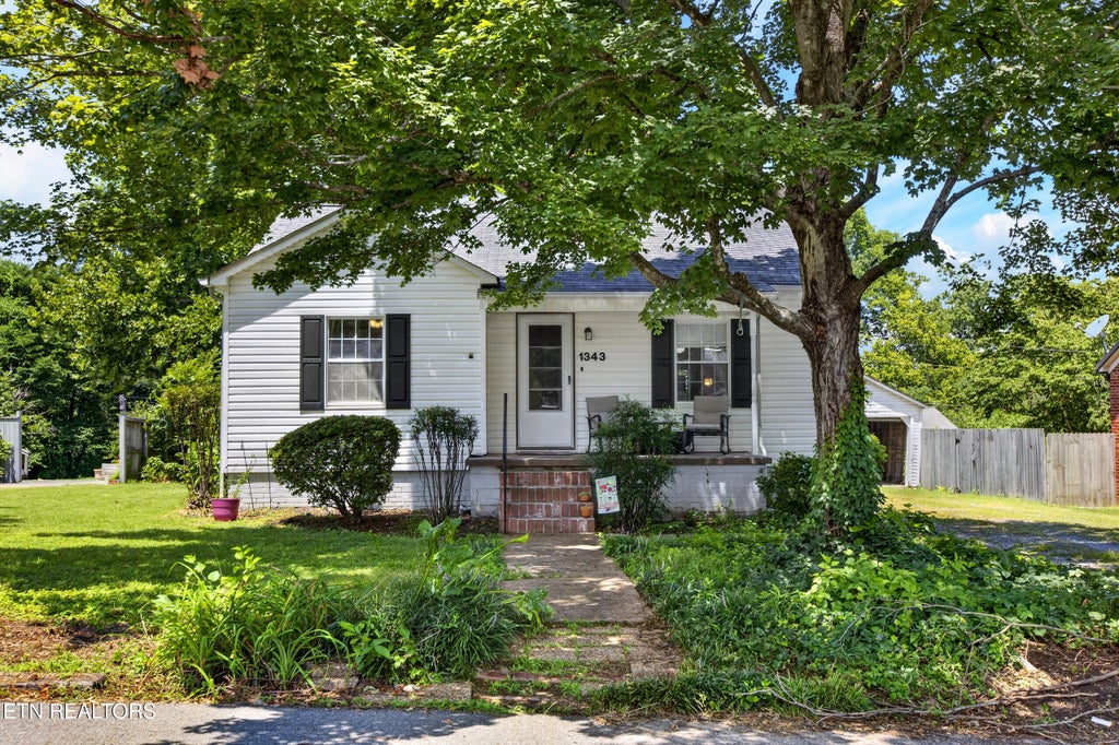 Photo of 1343 NW Brown Ave, Cleveland, TN 37311 (MLS # 1347999)