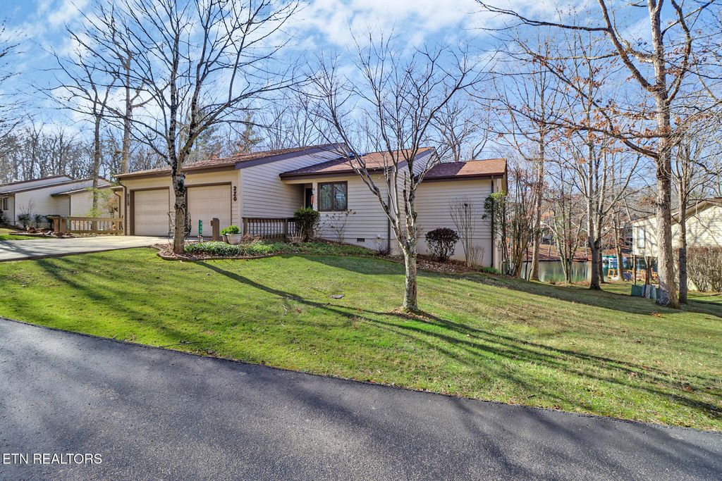 Photo of 320 Lake Catherine Circle, Crossville, TN 38558 (MLS # 1326313)