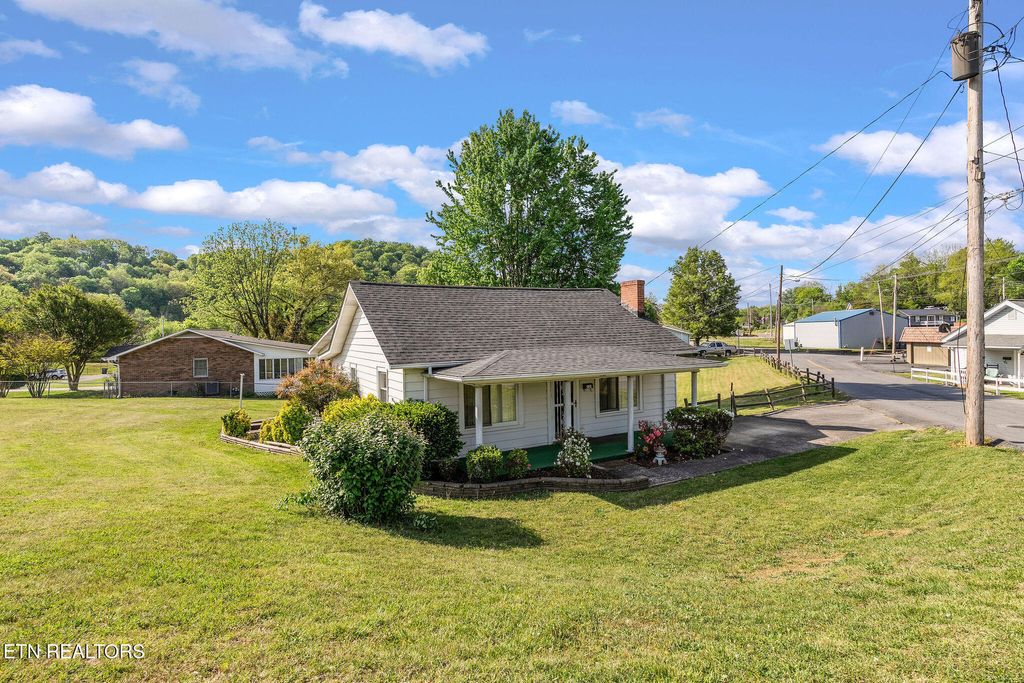 Photo of 1121 Bridwell St, Kingsport, TN 37664 (MLS # 1338400)