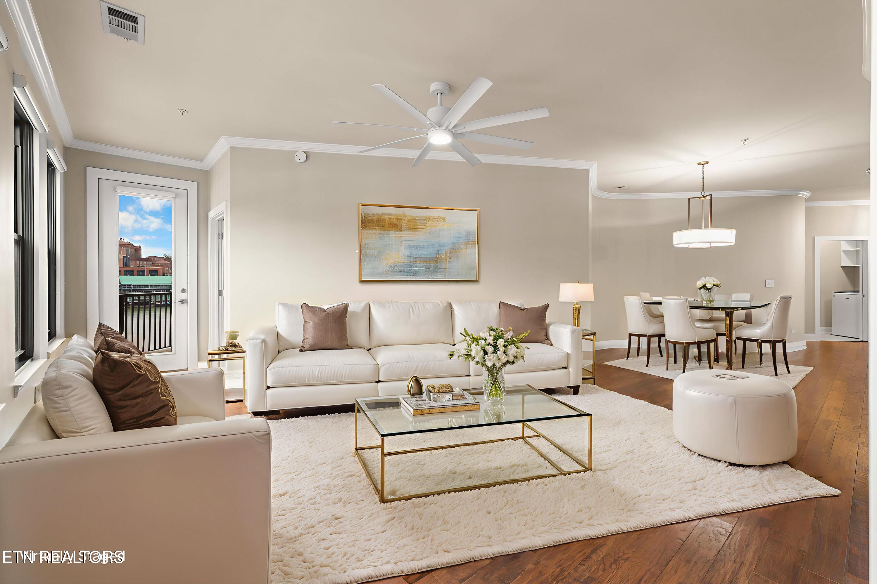 445 W Blount Ave 411