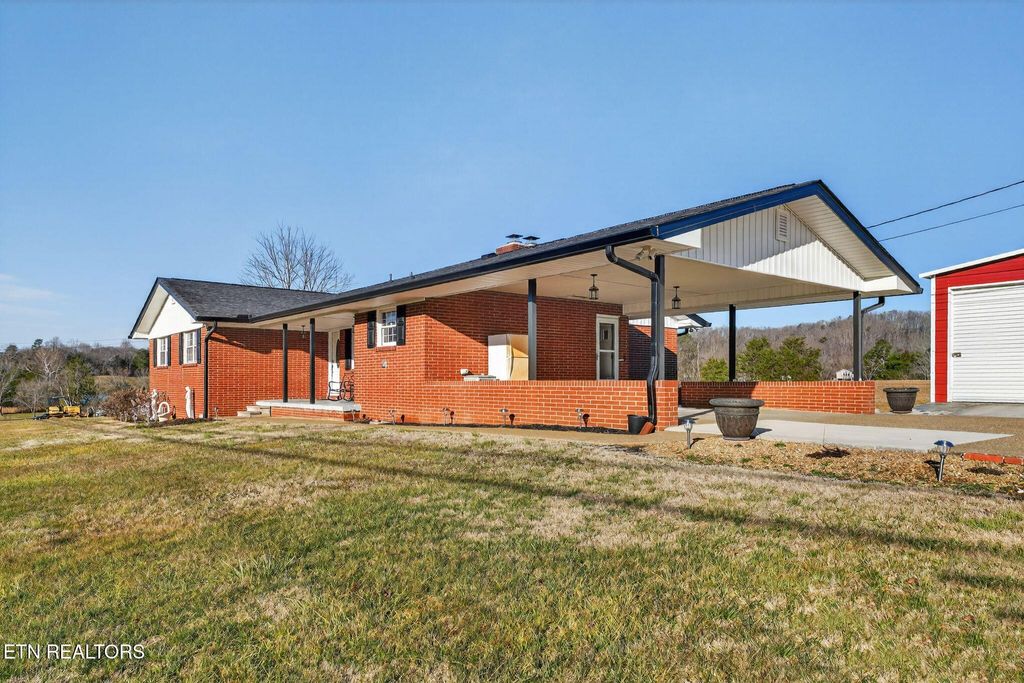 Photo of 506 Blockhouse Valley Rd, Clinton, TN 37716 (MLS # 1329385)