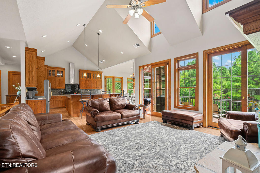 1410 Ward Rd