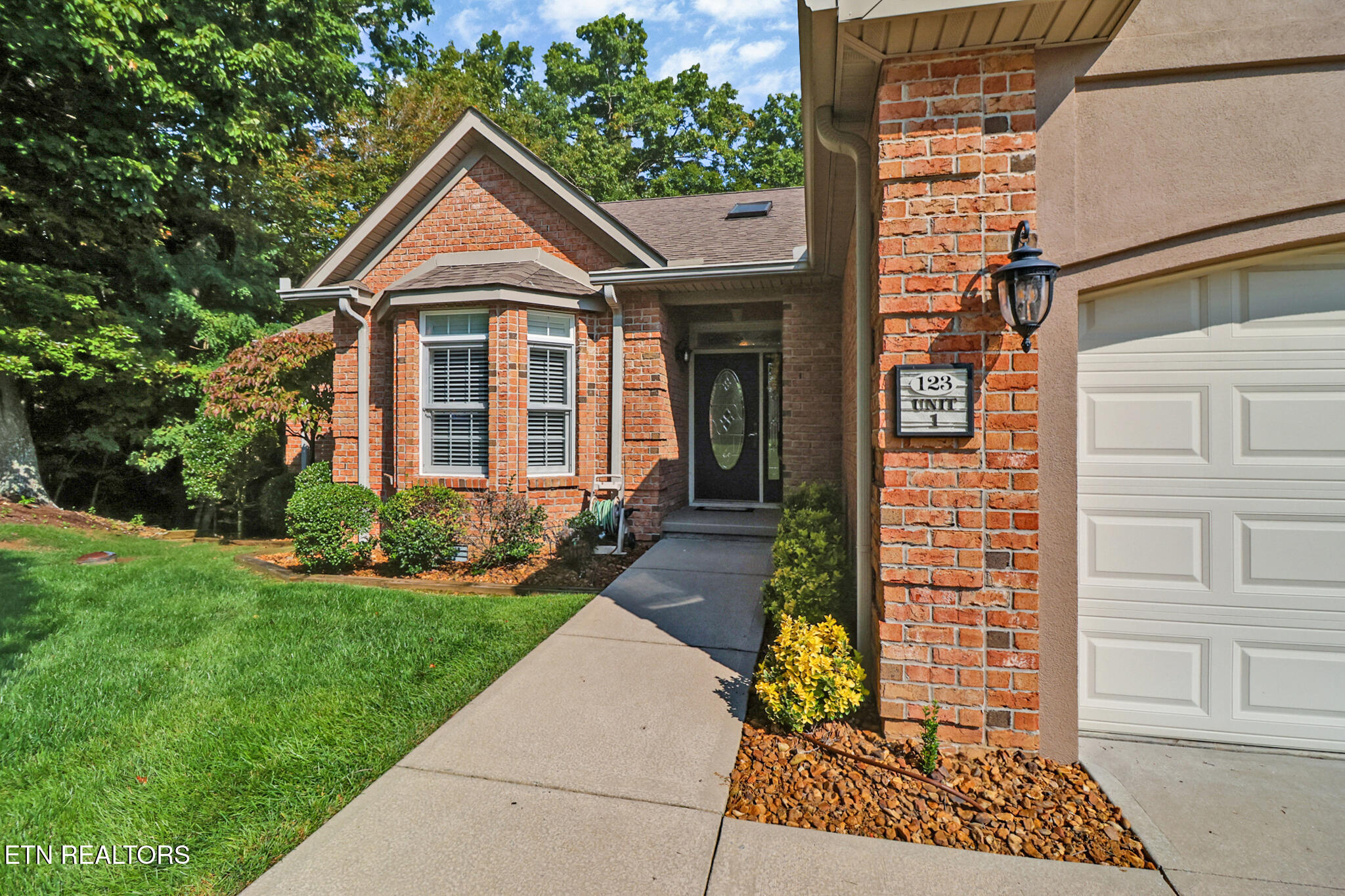 123 Lafayette Point 1