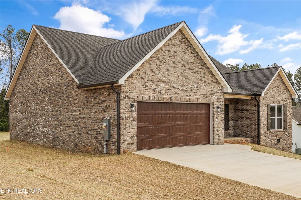Photo of 812 Pinebrooke Drive, Maryville, TN 37801 (MLS # 1333678)