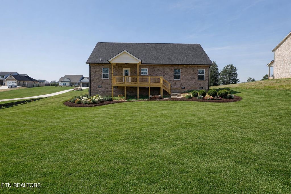 Photo of 812 Pinebrooke Drive, Maryville, TN 37801 (MLS # 1333678)