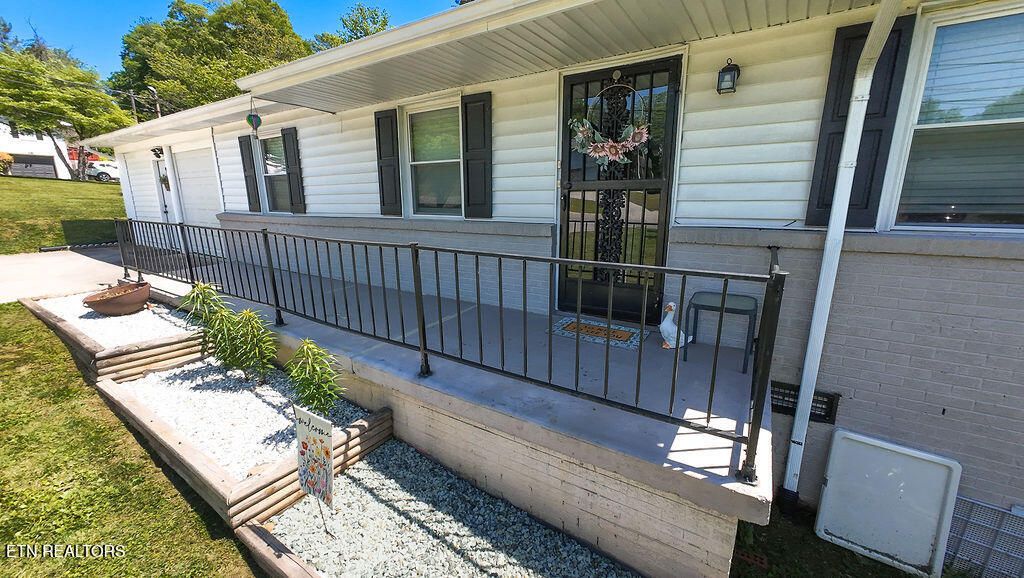 Photo of 2408 Brooks Ave, Knoxville, TN 37914 (MLS # 1338199)