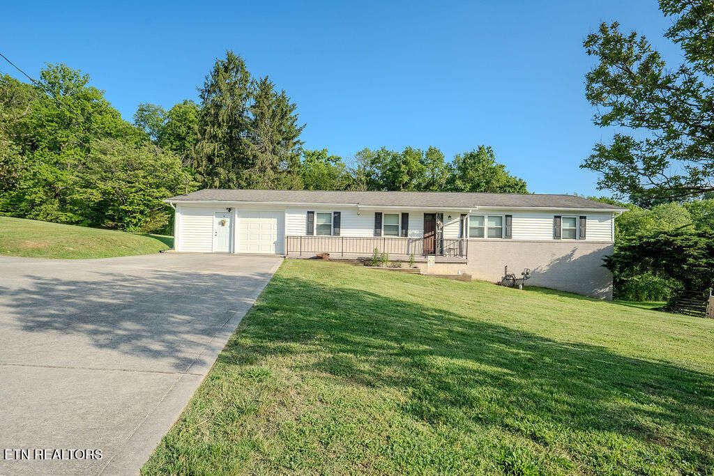 Photo of 2408 Brooks Ave, Knoxville, TN 37914 (MLS # 1338199)