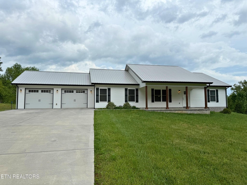 Photo of 2814 Covemont Rd, Sevierville, TN 37862 (MLS # 1354100)
