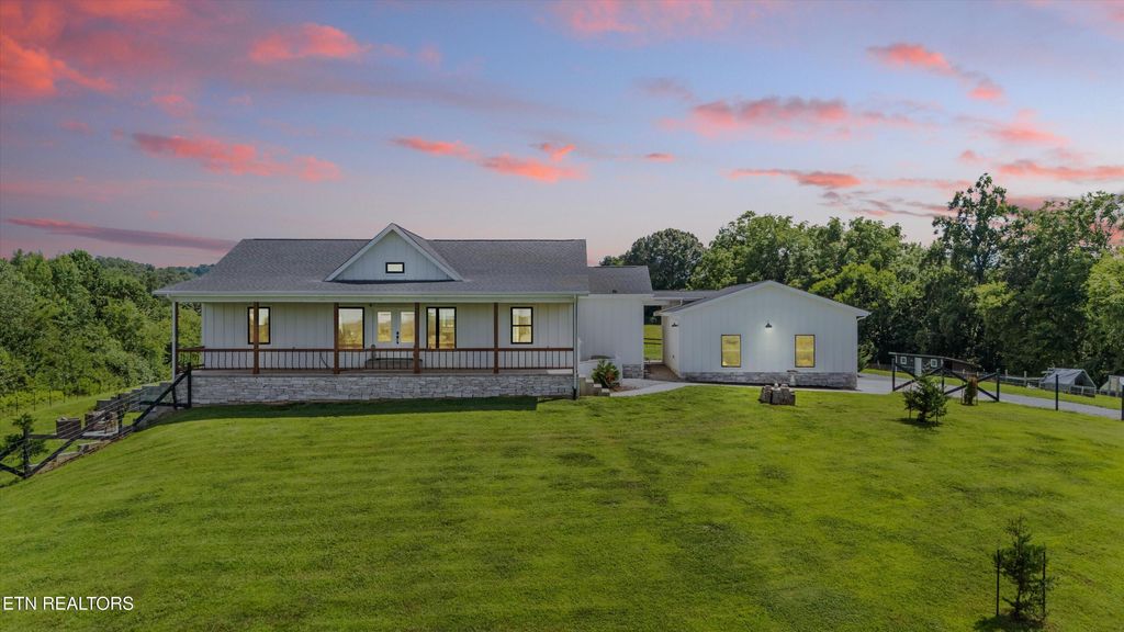 Photo of 1109 Sands Rd, Sweetwater, TN 37874 (MLS # 1309825)