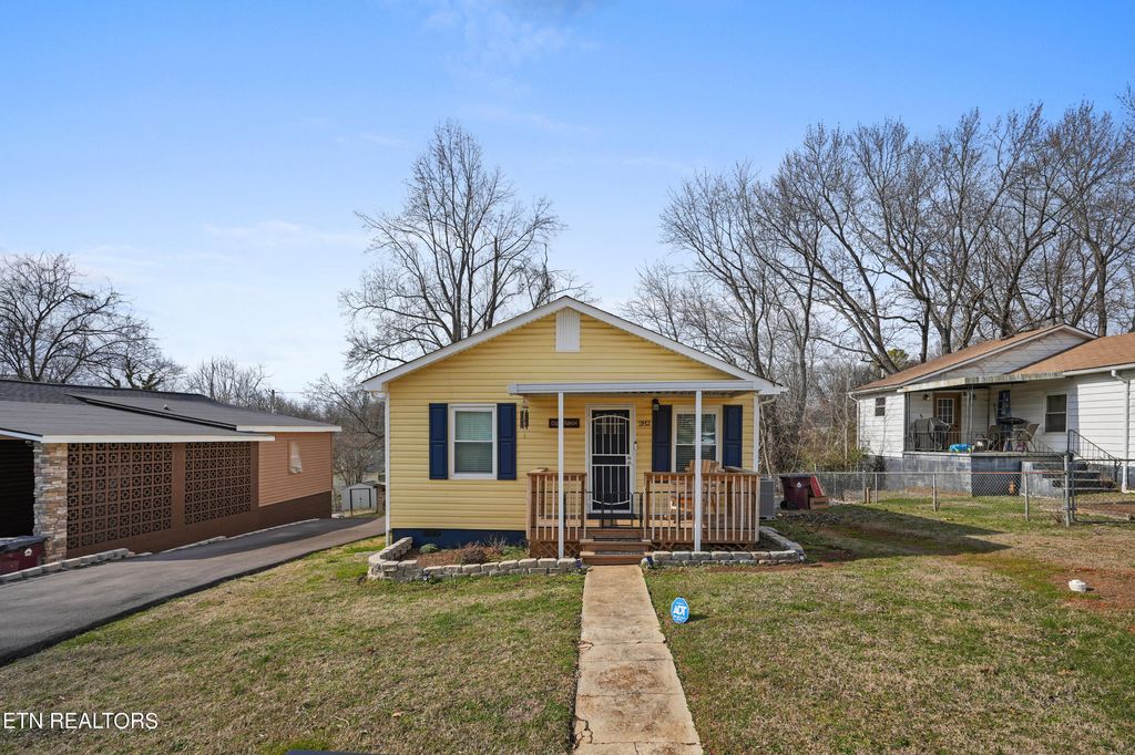 Photo of 282 W Newton St, Alcoa, TN 37701 (MLS # 1253984)