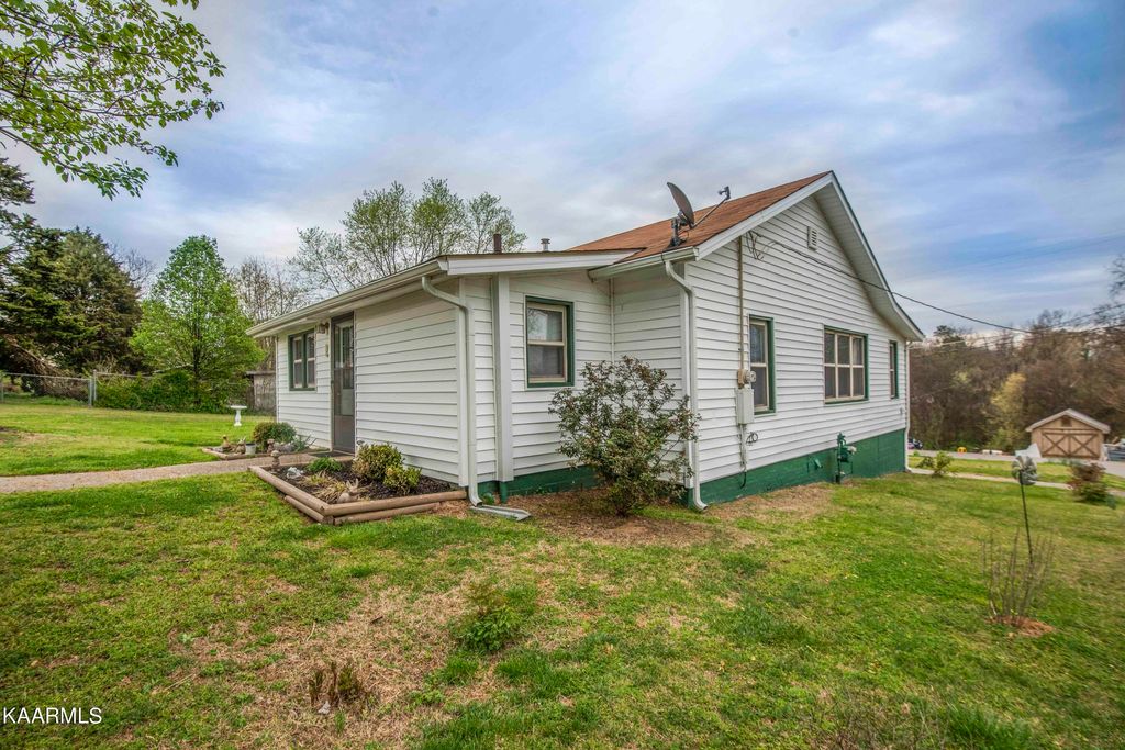 Photo of 226 Rockford Walker Court, Rockford, TN 37853 (MLS # 1222170)