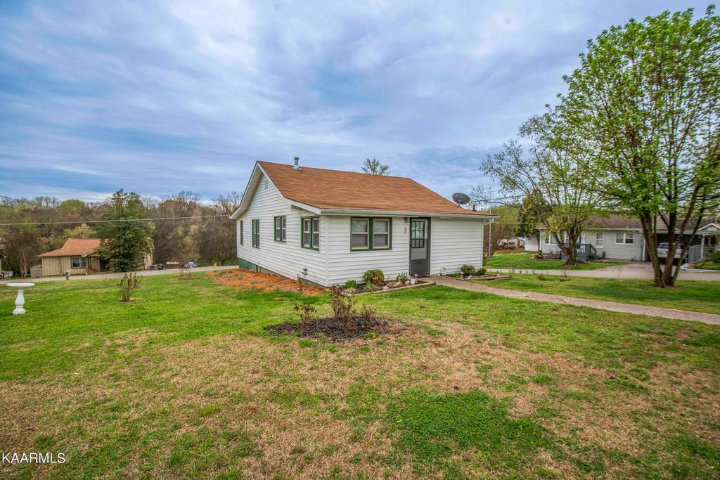 Photo of 226 Rockford Walker Court, Rockford, TN 37853 (MLS # 1222170)