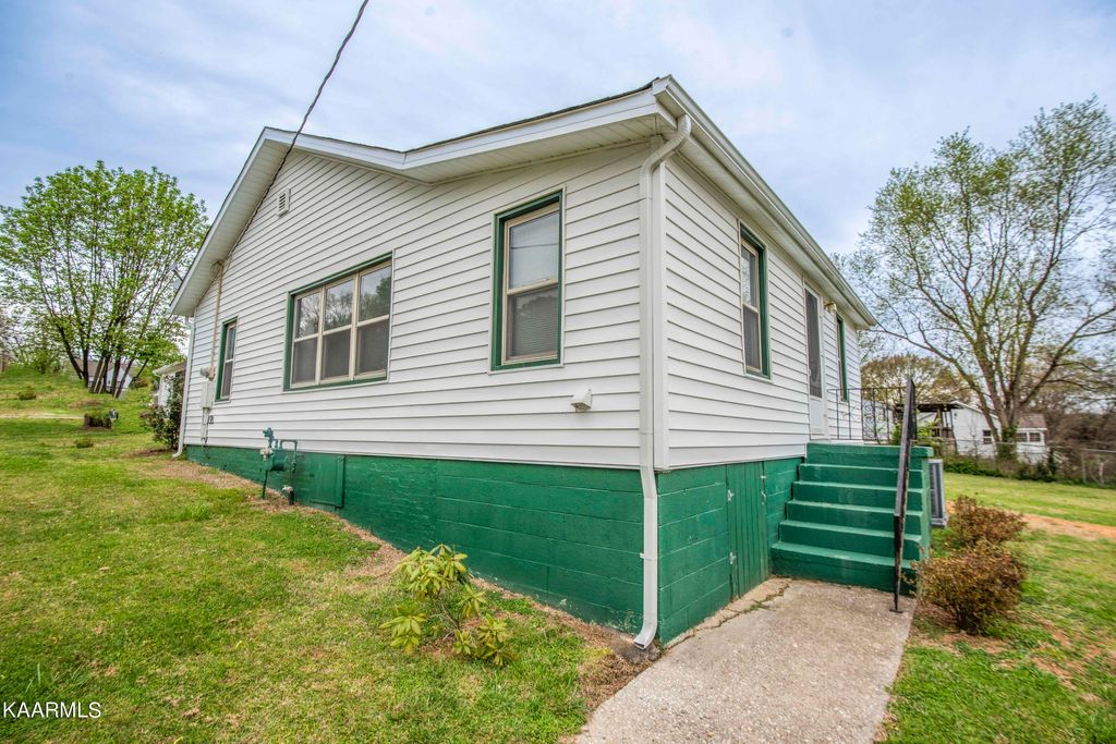 Photo of 226 Rockford Walker Court, Rockford, TN 37853 (MLS # 1222170)