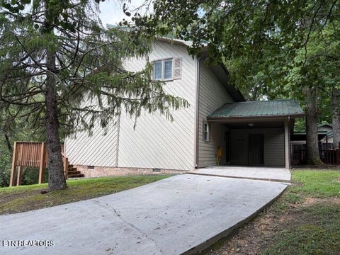 Photo of 2572 Highland Park Drive, Pigeon Forge, TN 37863 (MLS # 1360295)
