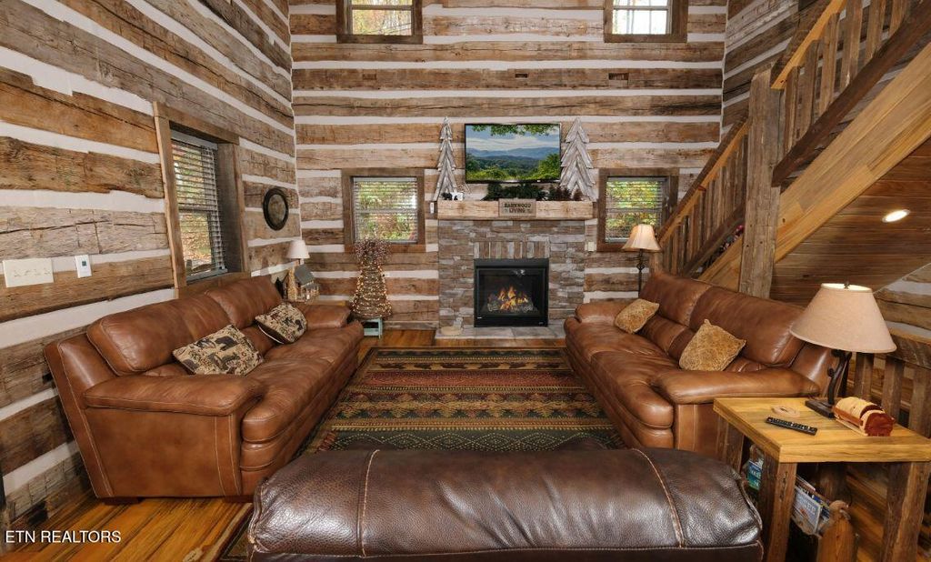 Photo of 636 Jess Field Rd, Gatlinburg, TN 37738 (MLS # 1325652)