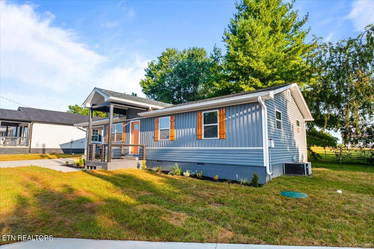 121 Azalea Lane 3