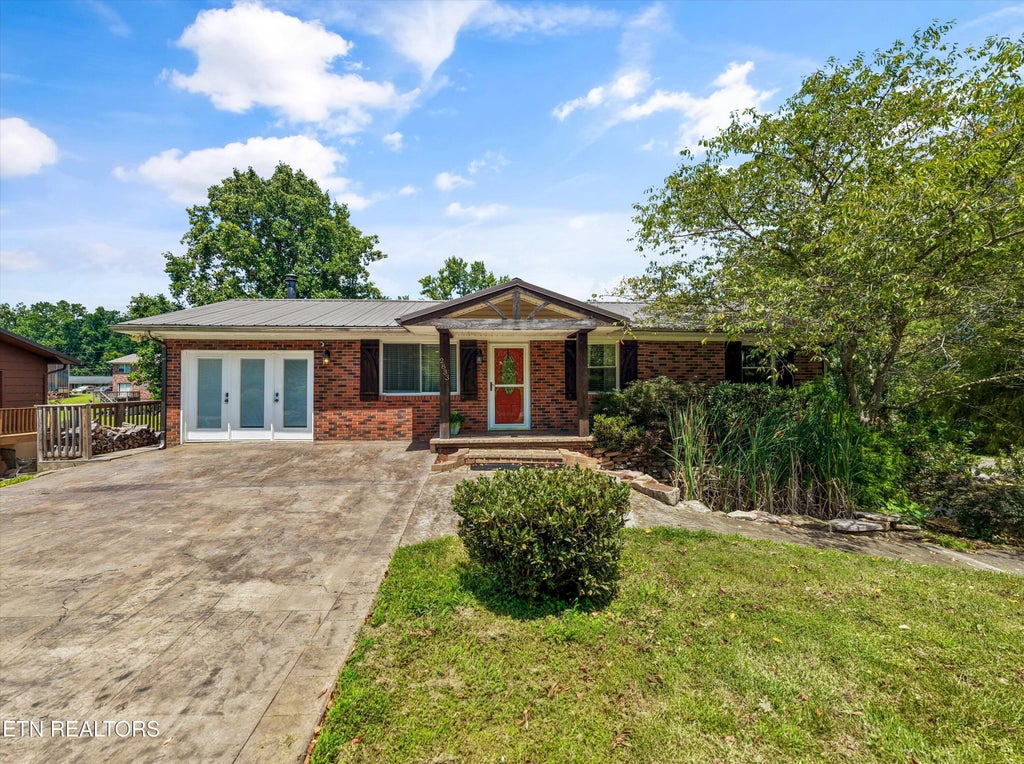 Photo of 2833 Ithaca Drive, Knoxville, TN 37918 (MLS # 1350279)