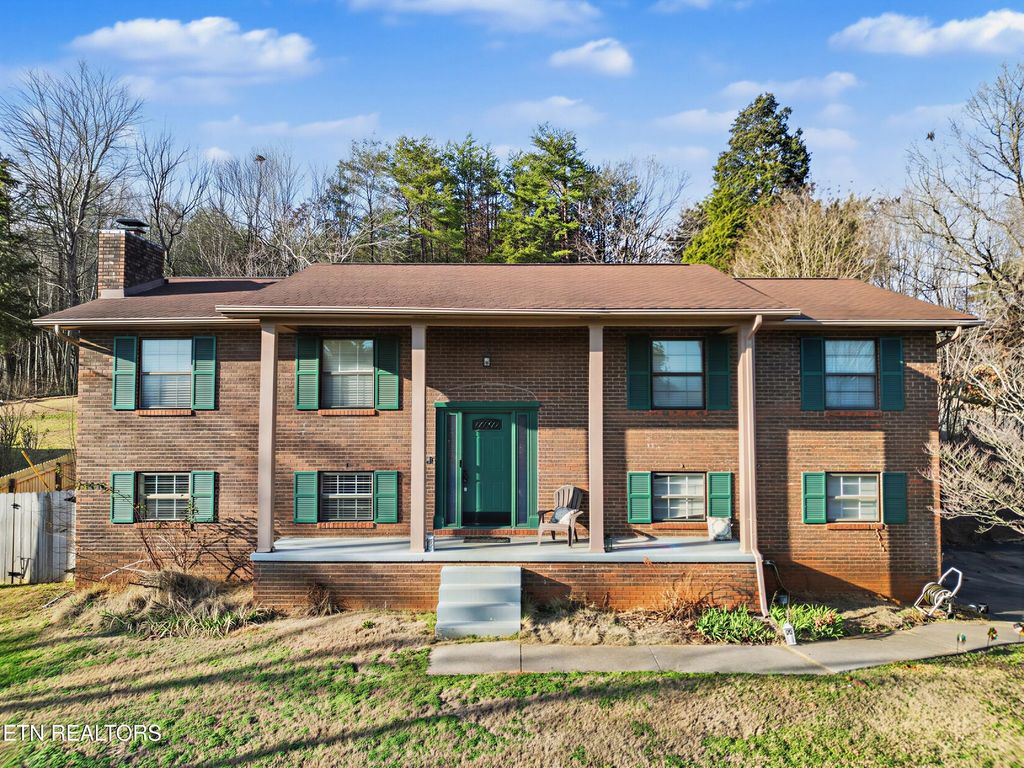 Photo of 1421 Mount Vista Drive, Knoxville, TN 37920 (MLS # 1339812)