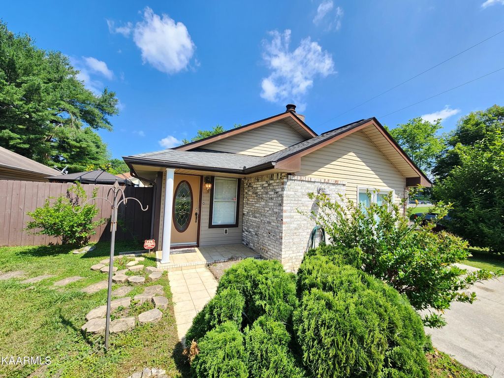 Photo of 934 Lee Delia Lane, Alcoa, TN 37701 (MLS # 1231758)