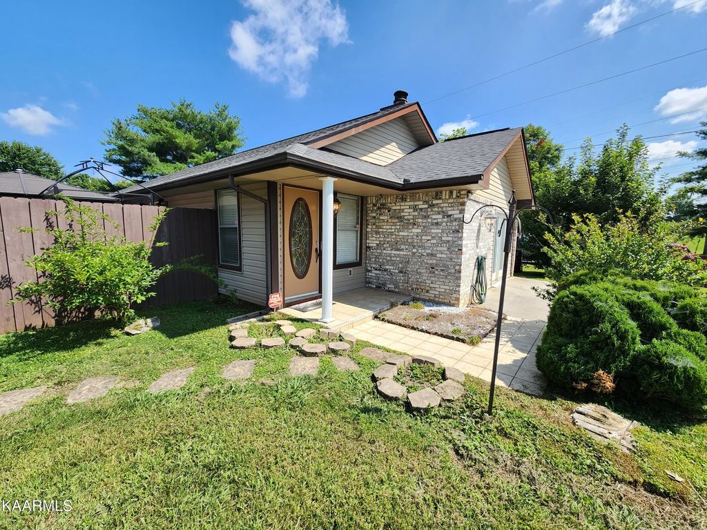 Photo of 934 Lee Delia Lane, Alcoa, TN 37701 (MLS # 1231758)