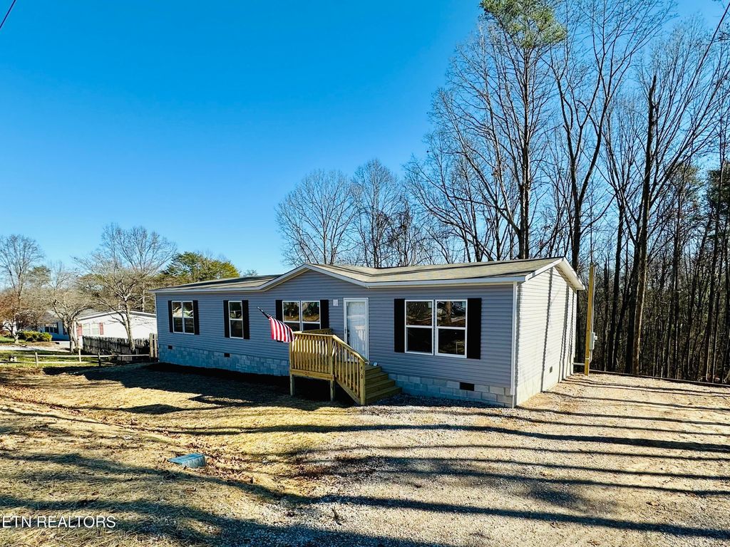 Photo of 478 Skyline Drive, Harriman, TN 37748 (MLS # 1323180)
