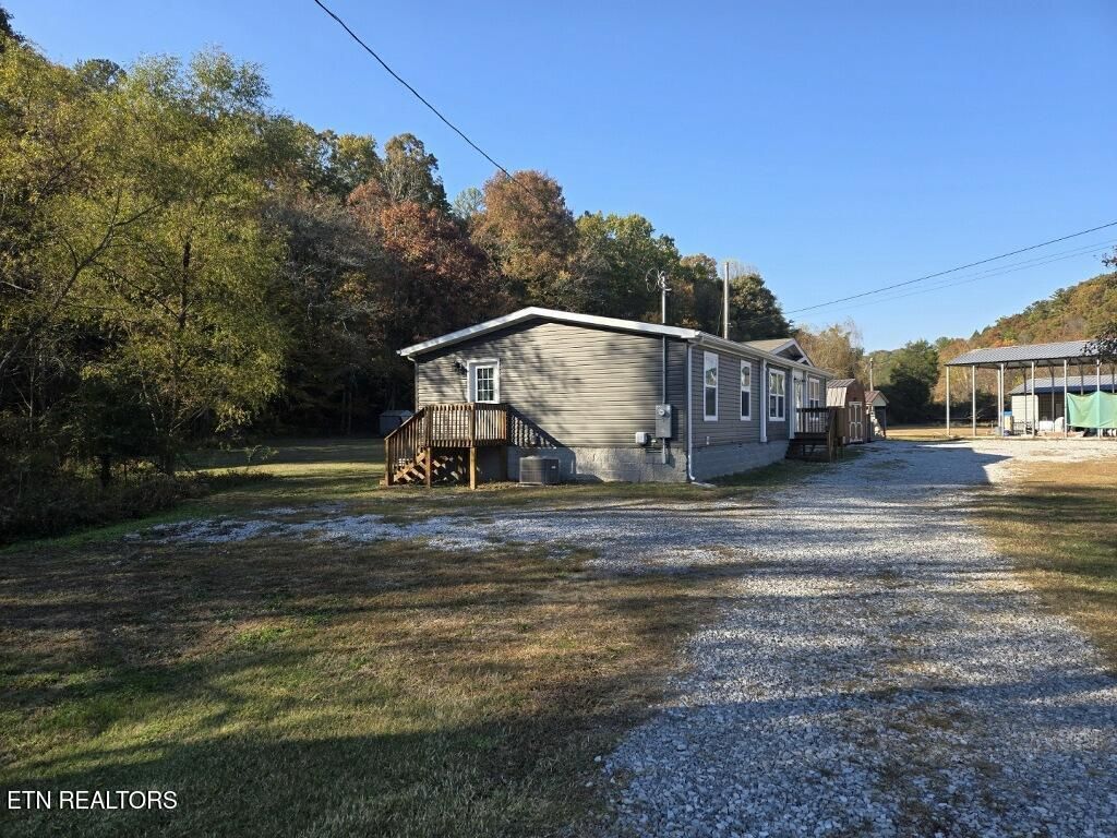 Photo of 2022 Old Harriman Hwy, Oliver Springs, TN 37840 (MLS # 1280765)
