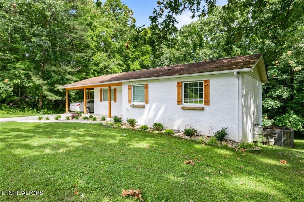 Photo of 150 Scott Drive, Huntsville, TN 37756 (MLS # 1305085)