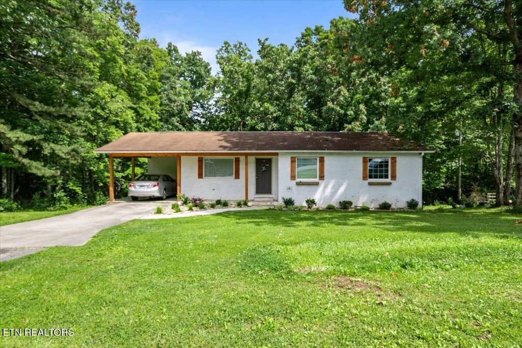 Photo of 150 Scott Drive, Huntsville, TN 37756 (MLS # 1305085)