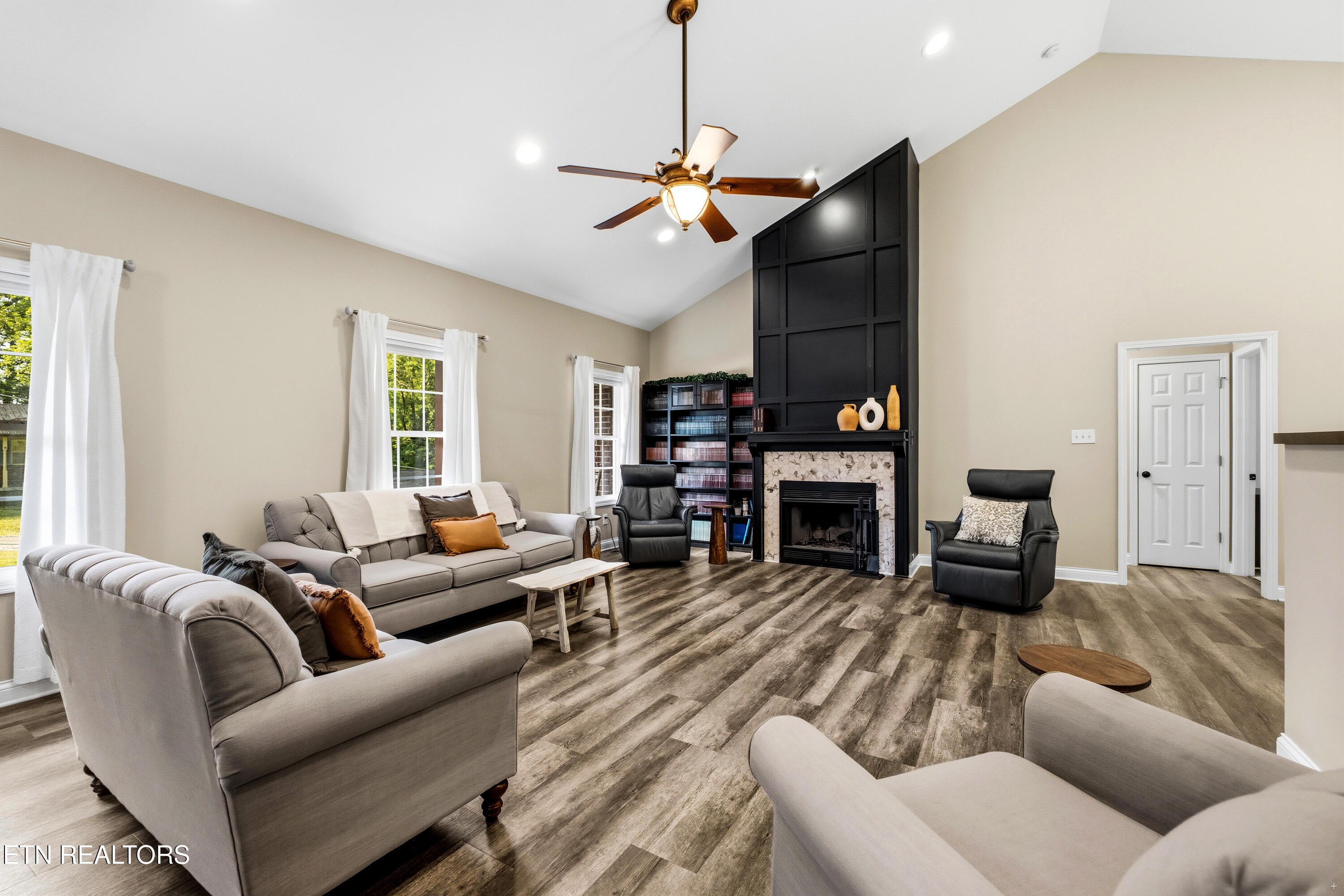 4505 Mockingbird Drive