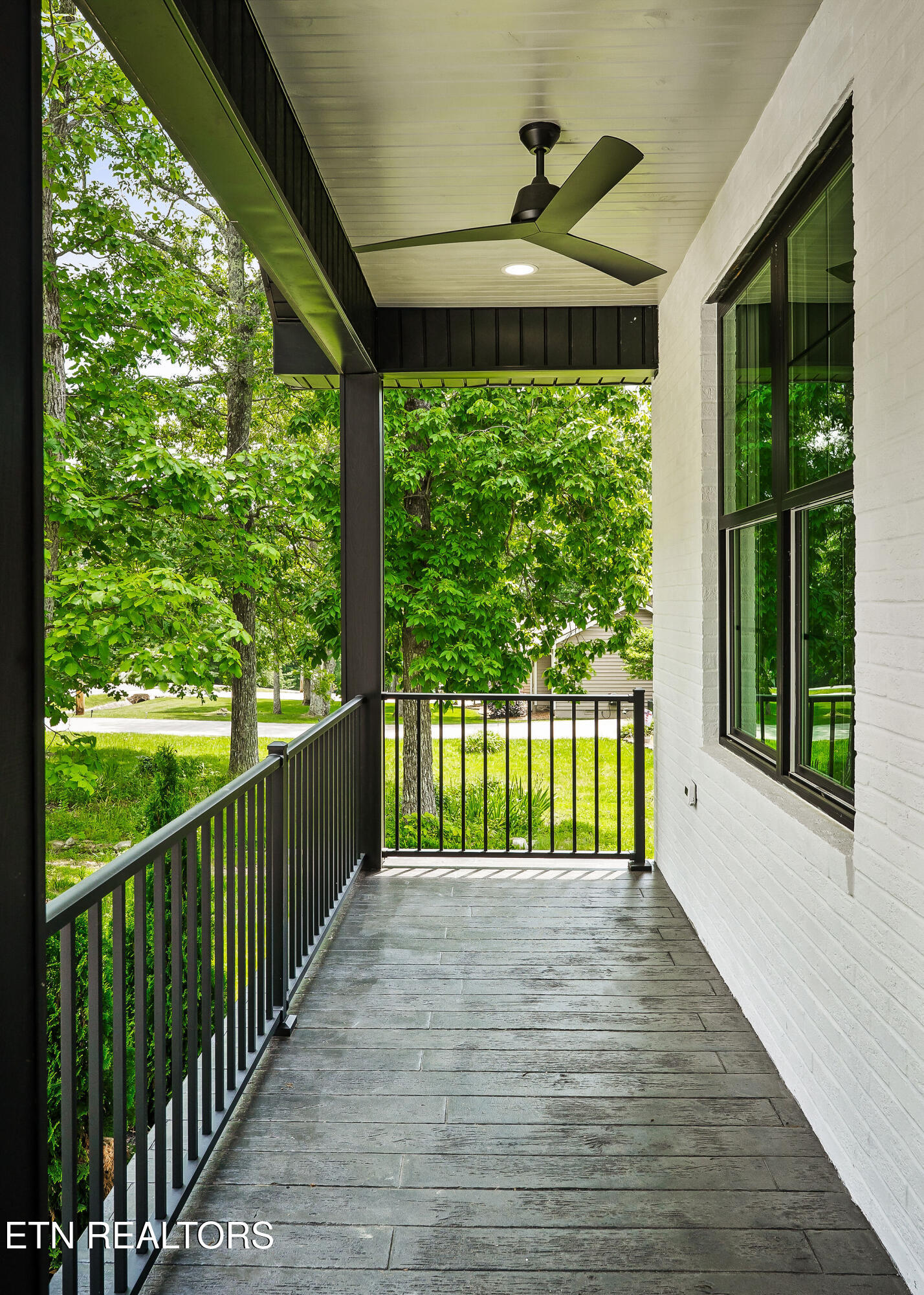 456 Lakeview Drive
