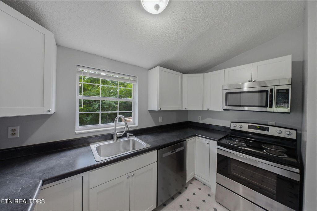 Photo of 5842 Lucerne Lane, Knoxville, TN 37921 (MLS # 1348792)