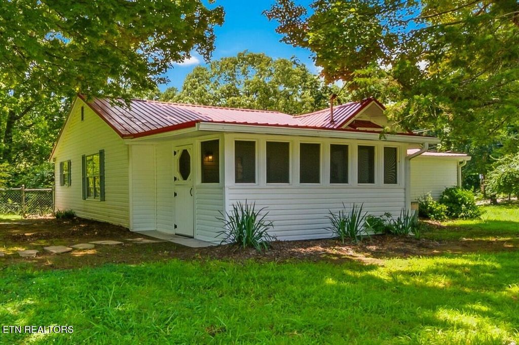 Photo of 5842 Lucerne Lane, Knoxville, TN 37921 (MLS # 1348792)
