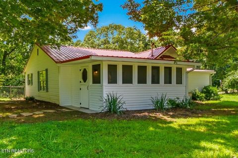 Photo of 5842 Lucerne Lane, Knoxville, TN 37921 (MLS # 1348792)
