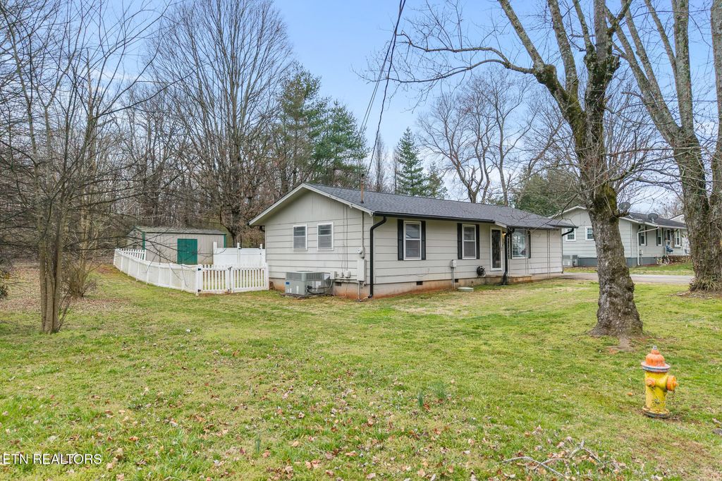 Photo of 1215 Jones St, Athens, TN 37303 (MLS # 1331369)