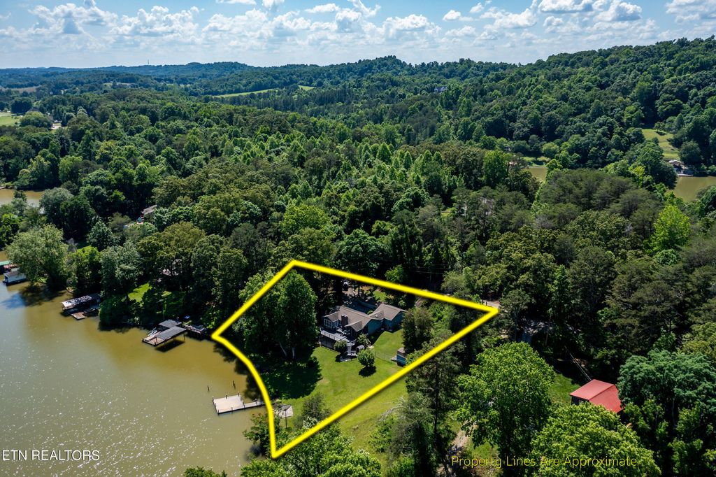 Photo of 3154 Devault Rd, Louisville, TN 37777 (MLS # 1263787)