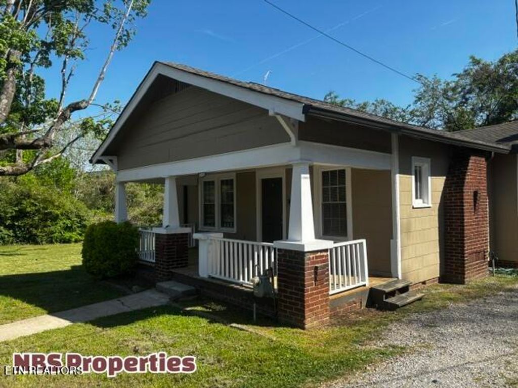 Photo of 320 E Glenwood Ave, Knoxville, TN 37917 (MLS # 1337780)