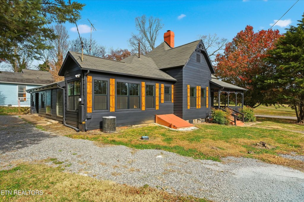 Photo of 350 S Tellico St, Madisonville, TN 37354 (MLS # 1322397)