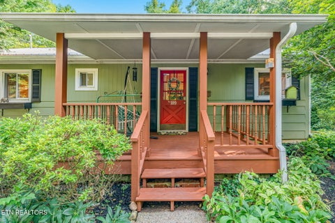 Photo of 109 N Tampa Lane, Oak Ridge, TN 37830 (MLS # 1352561)
