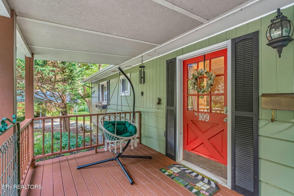 Photo of 109 N Tampa Lane, Oak Ridge, TN 37830 (MLS # 1352561)