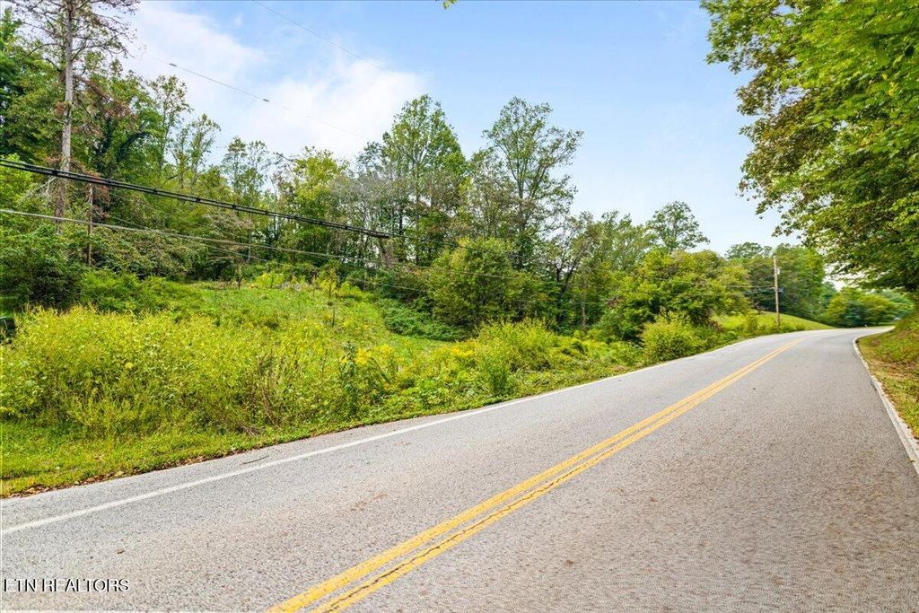 Photo of 2886 Cedar Creek Rd, LaFollette, TN 37766 (MLS # 1316360)
