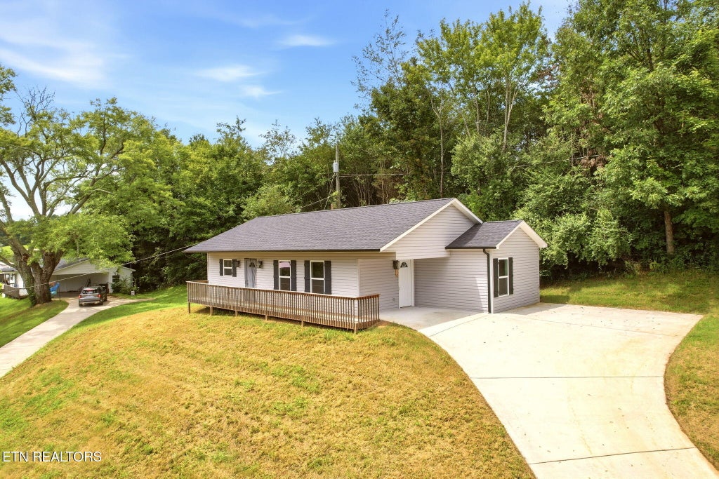 Photo of 219 Offutt Rd, Clinton, TN 37716 (MLS # 1355377)